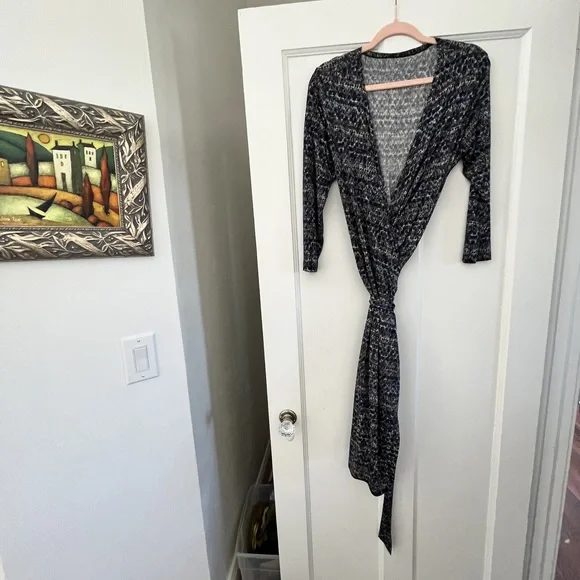 Drapey Soft Wrap Dress - XL - Kulayan - USA Brand Made in the Philippines - EUC - Picture 3 of 9